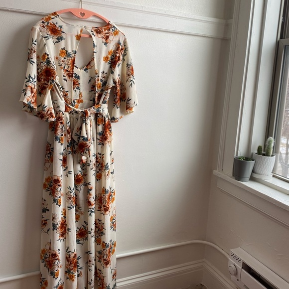 Floral Romper with Trail - Picture 4 of 7